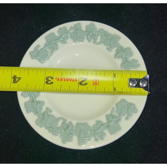 1940s Wedgwood Queens ware ivory celadon green tray - Picture 3 of 4